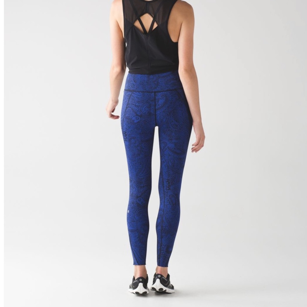 Lululemon Like Nothing 7/8 Tight Antique Paisley Sapphire Blue Black size 4